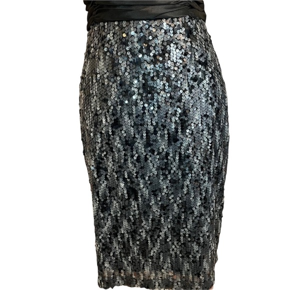 Connected Apparel Sleeveless V-Neck Black and Sequined Cocktail Dress-Size 6 - Picture 9 of 13